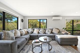 Sandy Bay Retreat Close to Hobart CBD & Beach - 4