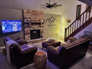 Woodside Haven - Game Room - Central AC - Pet Friendly - 7