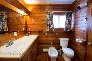 Dudley House Lakeside Retreat with Access to Private Beach - 3