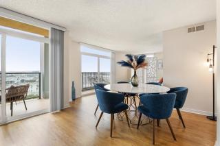 Golden Hour Glow - Stunning 3BR Overlooking the Marina - 4