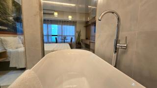Banheira com Vista Espetacular para o Rio - 5