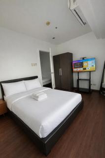 STAYLUXIA - KNIGHTSBRIDGE - One Bedroom Luxury Suites with Pool, Gym, Netflix, Free Amenities - Housekeeping Available - 8