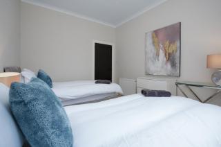 3BR Home Sleeps 6 Near Airport with Parking - 1