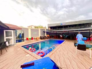 De New Dawn Hotel And Lounge - 8