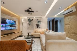 Luxurious modern condo with 24hrs Power, high-speed WiFi, Plush bedding, Pool and a PS5 - 7