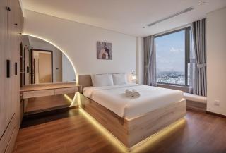 The Kieu Suites with Free Gym and Pool - 1