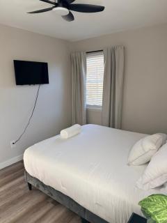 Luxury 4BR Retreat 10 Mins to Downtown & Lake - 6