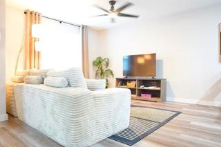 Luxury 4BR Retreat 10 Mins to Downtown & Lake - 9