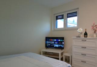 Elegant Bedroom at Luxembourg Gare - 3