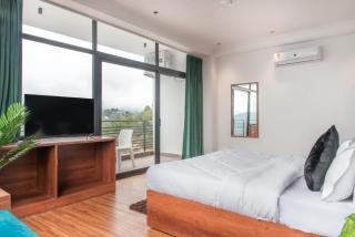 Royal Apartments Kasauli I Restaurant I Lift I Roof top Cafe I Self cooking also available I Bonfire I Best View 7o1827o7o3 - 7