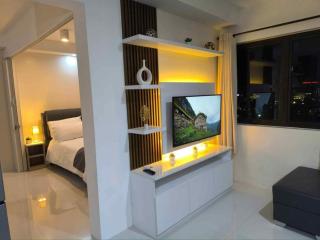 The Luxe Condominium Tower 4 - 5