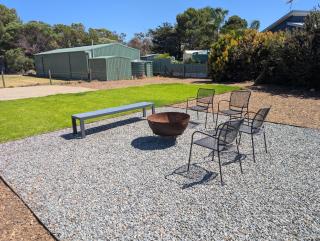 Banksia Lakeview Retreat - 9