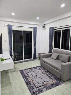 Large 1 Bedroom Apt Sleeps 4, Close to Beach - RM 1 - 9