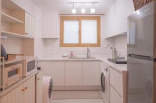 4 Queen Beds 3BR Family Apartment 8 Guests Seoul Wangsimni - 2