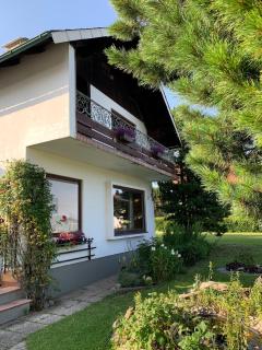 House Flora - at Lake Traunsee - 0