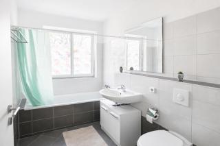 Larooms Merseburg - Apartment NS02 - 4 Betten - Parkplatz - Waschmaschine - Nähe Infra Leuna - Ideal für Teams - 5