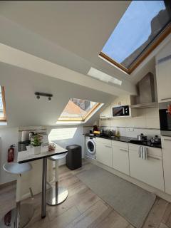 Central Brussel - steps Grand Place - local vibrant neighbourhood - 2