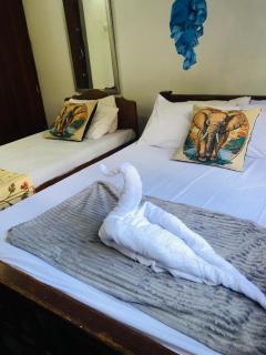 Thisal Guest House - 9