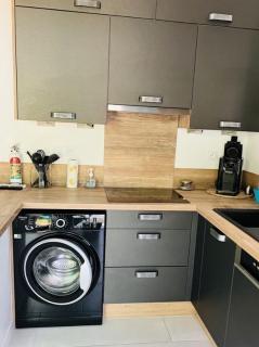 Maison de charme indépendante - Terrasse et parking privé - Village médiéval - 8 min A7 - Montélimar Nord - 7