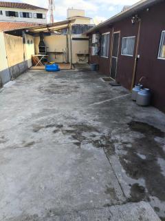 Casa aconchegante, Ubatuba, 40 metros da praia, frente ao mar, garagem fechada, quintal grande, área de lazer, churrasqueira, ar condicionado, wifi, tv a cabo, completamente equipada com utensílios - 2