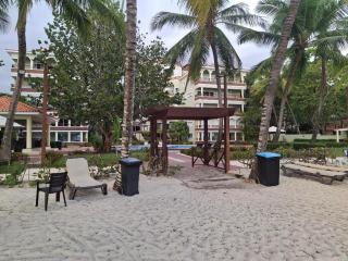 Acceso Exclusivo A Club De Playa Totalmente Gratis, Areas Sociales Con BBQ, Piscina, Jacuzzi, Gazebos, Baños, Ducha Exterior, Wifi, Netflix Y Al Lado De Minimarkets, Restaurantes, Bares, Tiendas, Campos De Golf, Hoteles, Bancos Comerciales, Etc - 3