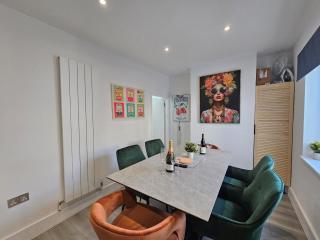 The Chapel Street Hideaway by Fortuna Property Portfolio - 2