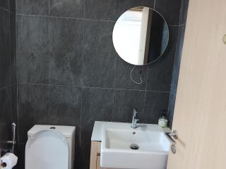 The Luxe Suites Colony Sky Pools - 4