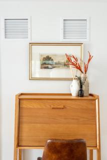 Designer Gem Condo - 5 Mins to Sand, Playground, Tennis, Free Parking - 6