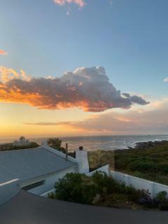 Villa Blau Beachfront Beach House in Grotto Bay Private Nature Reserve - West Coast - 1