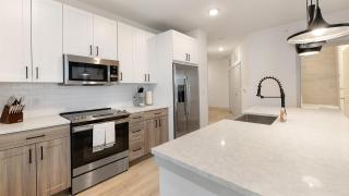 Landing Stylish 2BD Clubhouse Gym - 4