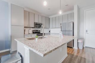 Landing Stunning 1BD Game Room Pool - 5