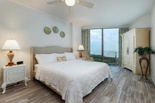 Luxury Romantic 2BR Beachfront Condo with Jet Tub, Ocean View Balcony on Boardwalk - 6