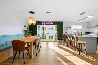 Heated Pool • Games • Fire Pit • BBQ • Sleeps 16 - 1