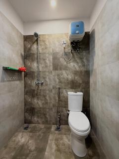 GoldCrib Studio - Eiffel Tower Bahria - 7