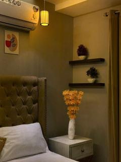 GoldCrib Studio - Eiffel Tower Bahria - 5