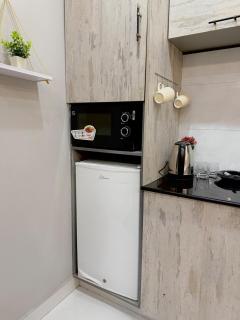 GoldCrib Studio - Eiffel Tower Bahria - 1