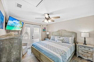 Sand Dollar Quarters at Navarre Beach - 6