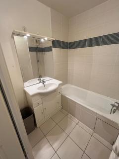 Appartement F2 1,5km de la gare de Chartres - 1