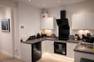 Boutique Home MCR with Games Table, Sleeps 9 - 3