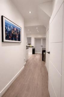 Boutique Home MCR with Games Table, Sleeps 9 - 6