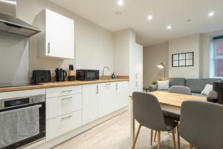 Modern 1-Bed Flat in Central Hull Near Old Town - 3
