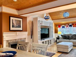 Cozy 3BR Annapolis sleeps 10 Private Deck, Parking - 5
