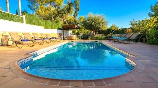Villa Lluna Sitges 15 minutes drive from Sitges Swimming pool XXL 16 people - 0
