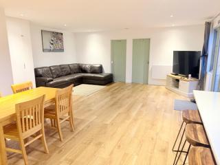 Poplar holiday cottage - 0