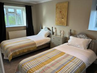 Country cottage sleeps 6 - 7