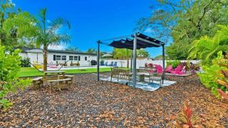South Tampa- VIP- Concierge- Backyard Oasis- Pool- Hammock- Golf- Fire- Pit- Games- Pool Table - 3