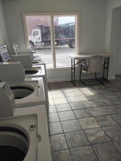 Gated 1 King BedRoom 1 Bath Apt with Full Kitchen 210 - 6