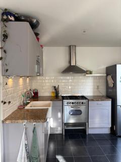 Lovely City Center Apartment - 6