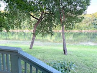 Riverfront Retreat - Right next to the White River - 1