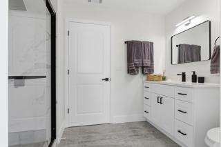 Newly Remodeled 4BR Home with Private Heated Pool - 7